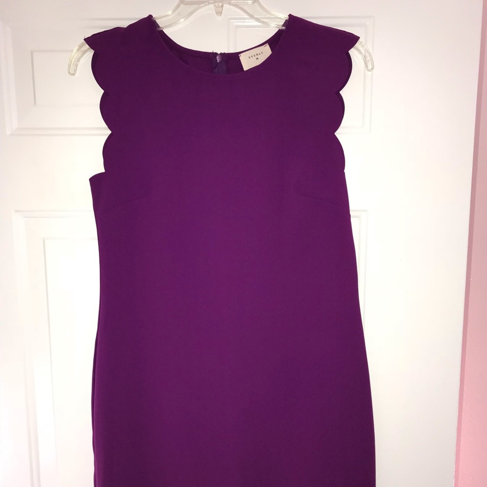 Everly Scalloped Shift Dress